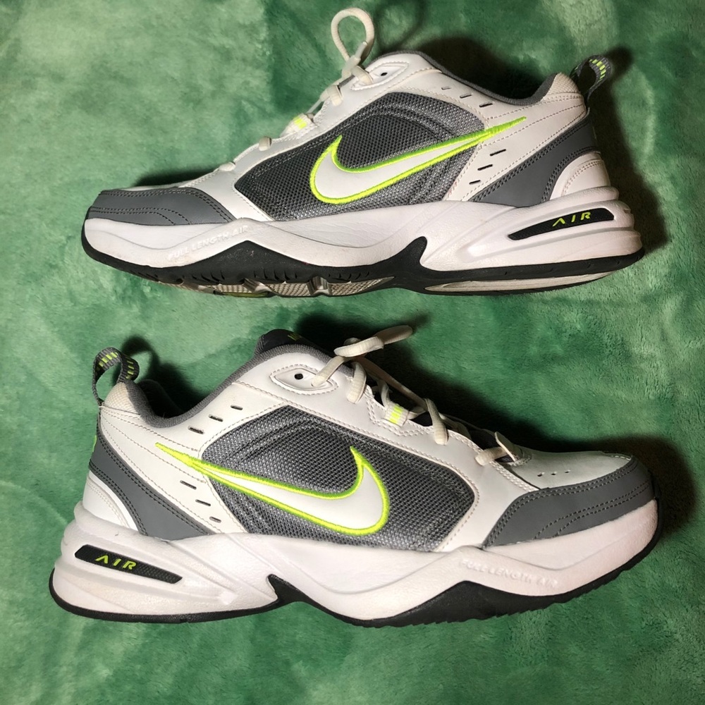Nike air monarch